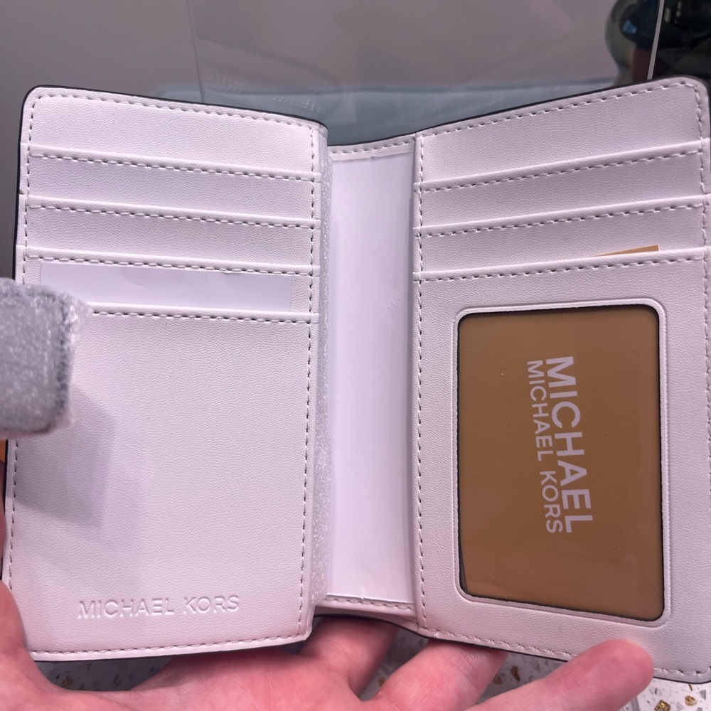 Michael Kors Jetset Pink Dragonfruit Wallet with Airplane Print - Picture 8 of 9